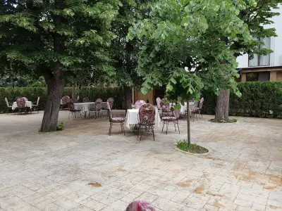 - закрит
