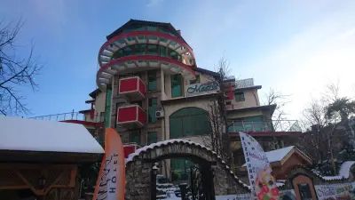Семеен хотел "Малкият хан"