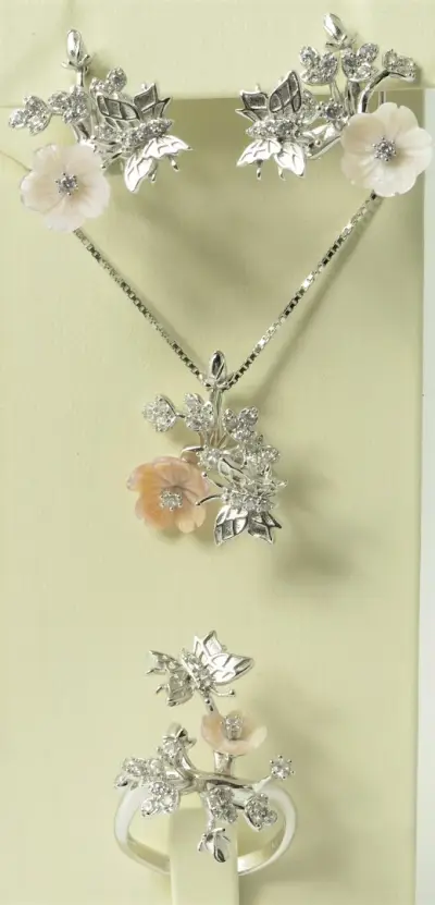 Tael Gold & Diamonds & Silver