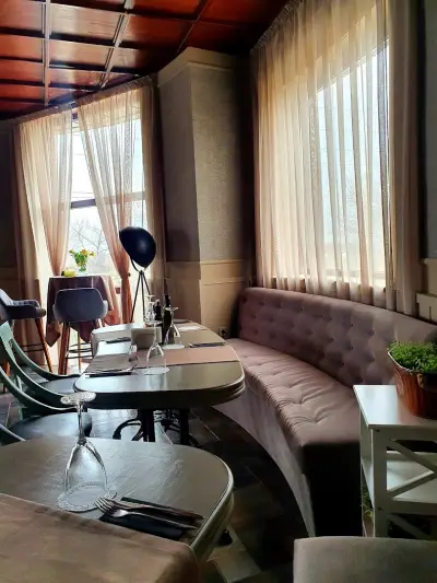 Хюга Ресторант / Hygge Restaurant