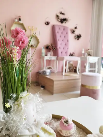 Dolls Room Nail
