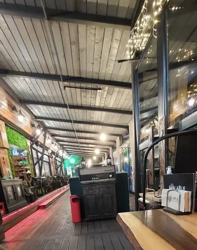 LaRue Bar&Dinner
