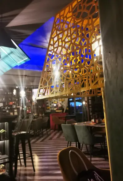 LaRue Bar&Dinner