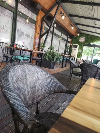 LaRue Bar&Dinner