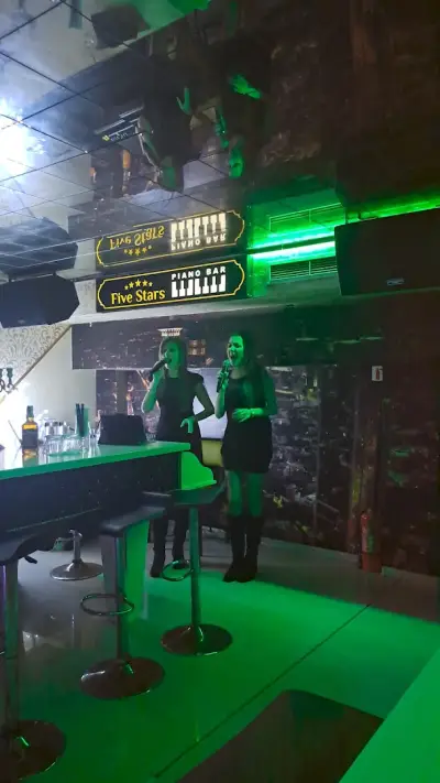 Piano Live Club Five Stars