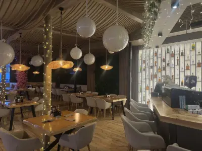 Paradise Bar & Dinner