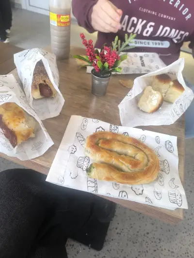 Lucky Foods пекарна ''Търговията''