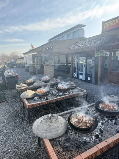 Кафана Гладни вук, сръбска скара