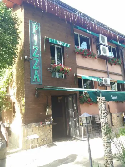 Rossi's pizza