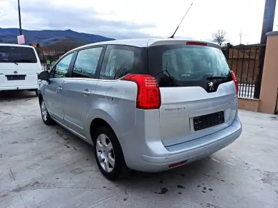 Автокъща М и М Кар