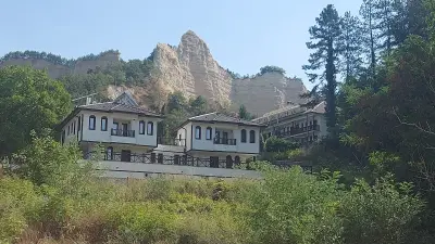 Динчова къща