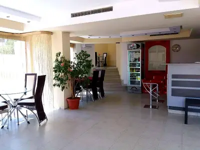 Хотел Дани