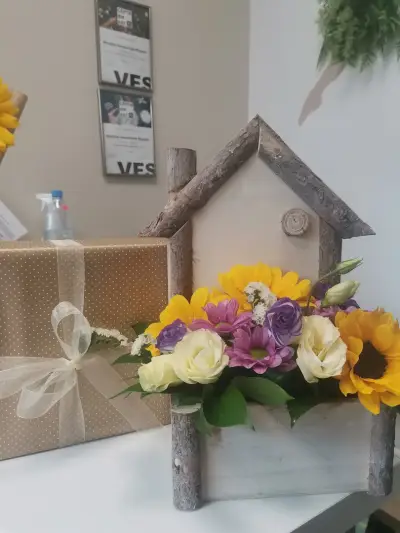 Магазин за цветя и подаръци MEME Flowers