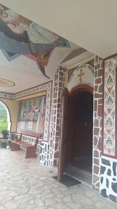 Храм Св. Архангел Михаил