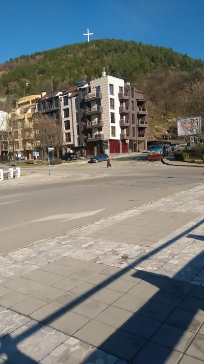 КЛУБ ХОТЕЛ ВАРОША