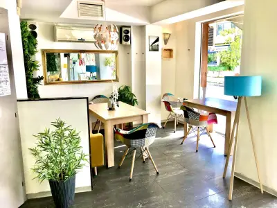 Bar 82