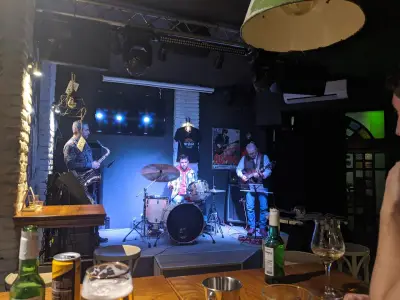 Stage Bar