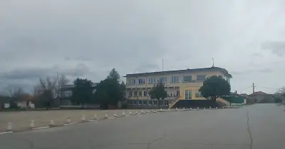 ОУ БРАТЯ МИЛАДИНОВИ