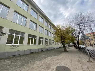СУ „Пейо Крачолов Яворов“