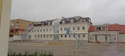 Национална Художествена Гимназия "Димитър Добрович"