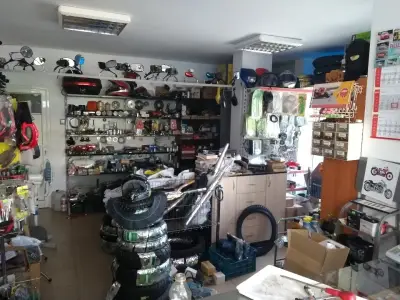 магазин за мото части