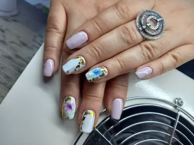 DI-SI nai salon