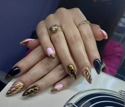 DI-SI nai salon