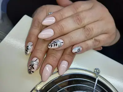 DI-SI nai salon