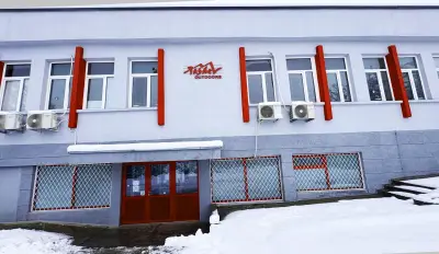 TASHEV outdoors
