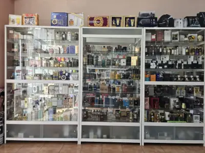 Магазин за парфюмерия, козметика, перилни и почисващи препарати-ВЯРА ЕООД