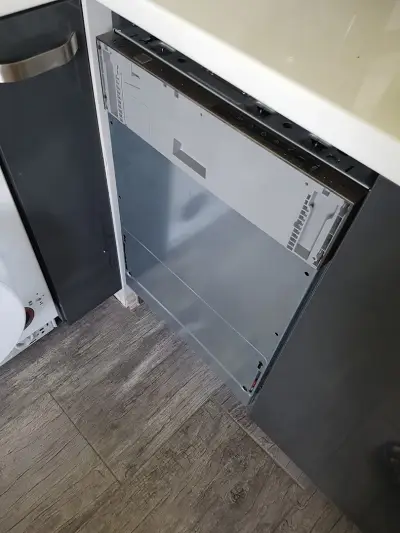 Център за мебелни услуги