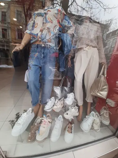 Магазин за дрехи “Sisters”