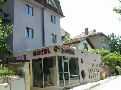 Family Art Hotel Gallery