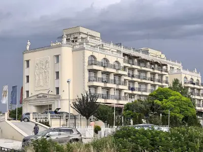 Therma Palace - Mineral Pool & SPA