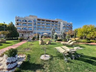 Therma Palace - Mineral Pool & SPA