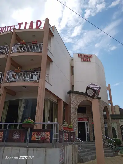 Tiara Hotel