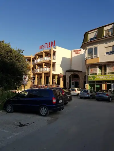Tiara Hotel