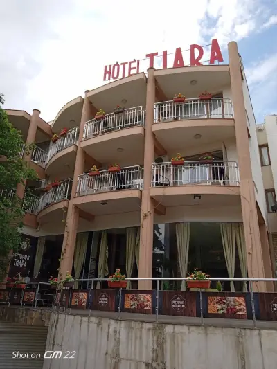 Tiara Hotel