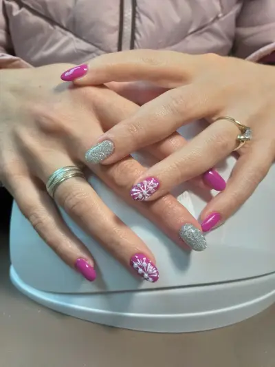 "Vogue Nails"