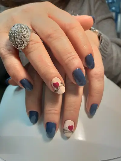 "Vogue Nails"