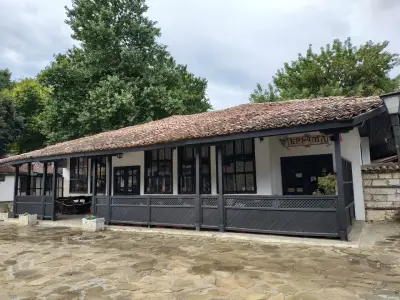 Гостилница и Хан Стария Добрич