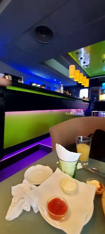 Бар Хелидони