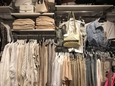 OUTLET 55th