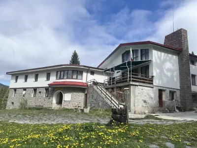 Хижа " Смолянски езера"