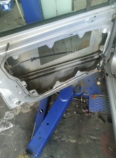 Ел . стъкла автосервиз ЛЮБОКАР 69