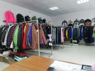 ШИВАЧНИЦЪ - Магазин за дрехи втора употреба и шивашки услуги"вторият шанс"