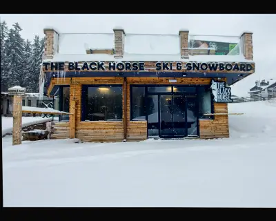 Ски училище Черният Кон The Black Horse ski & snowboard school