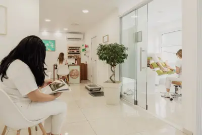 Nail Salon Dafi