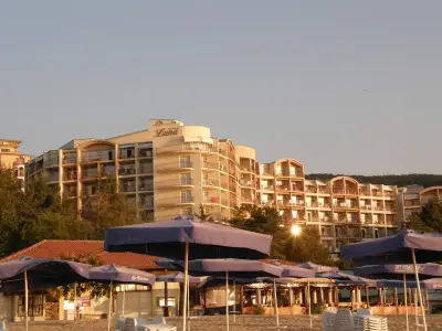 Луна Бийч Хотел - Half Board & All Inclusive