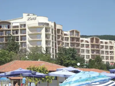Луна Бийч Хотел - Half Board & All Inclusive